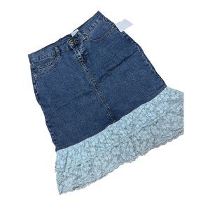 NEW WITH TAGS Beautiful y2k SAGE 56 RARE denim ruffle mini skirt  the most perfe